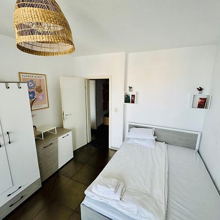 New Two Bedroom Apartment With Balcony Sofia Extérieur photo